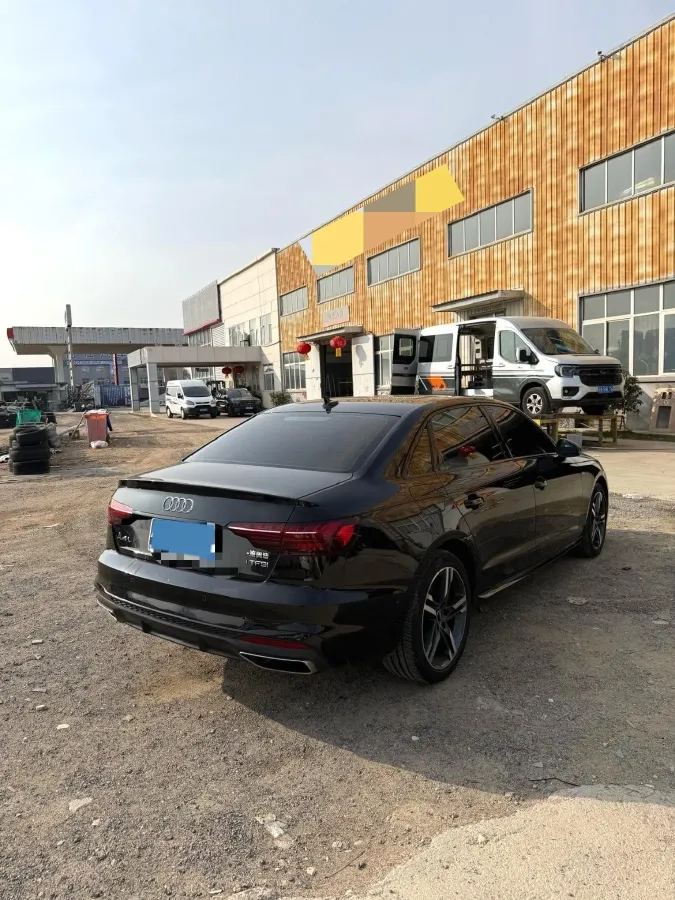 2022 Audi A4L 2.0T 190HP L4 7DCT,autocango,china used car exporter,china ev exporter,chinese used car exporter,chinese used ev exporter