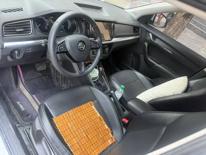 2021 Skoda Kamiq 1.5L 112HP L4 6AT,autocango,china used car exporter,china ev exporter,chinese used car exporter,chinese used ev exporter