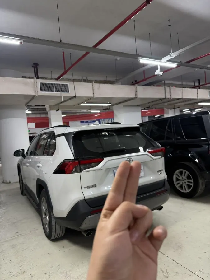 2021 Toyota RAV4 2.0L 171HP L4 CVT,autocango,china used car exporter,china ev exporter,chinese used car exporter,chinese used ev exporter