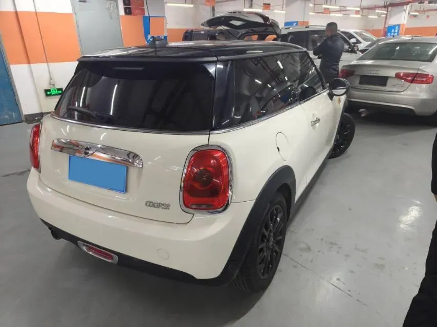 2016 MINI MINI 1.5T 136HP L3 6AT,autocango,china used car exporter,china ev exporter,chinese used car exporter,chinese used ev exporter