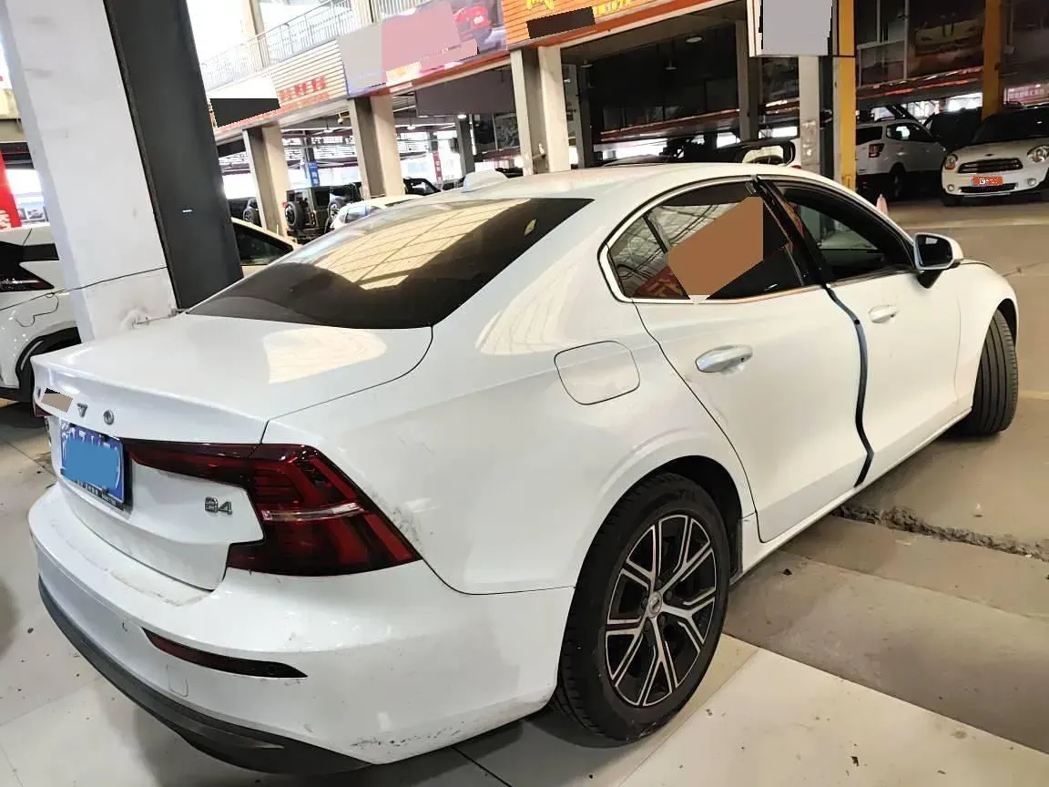 2023 Volvo S60 2.0T 197HP L4 7DCT,autocango,china used car exporter,china ev exporter,chinese used car exporter,chinese used ev exporter