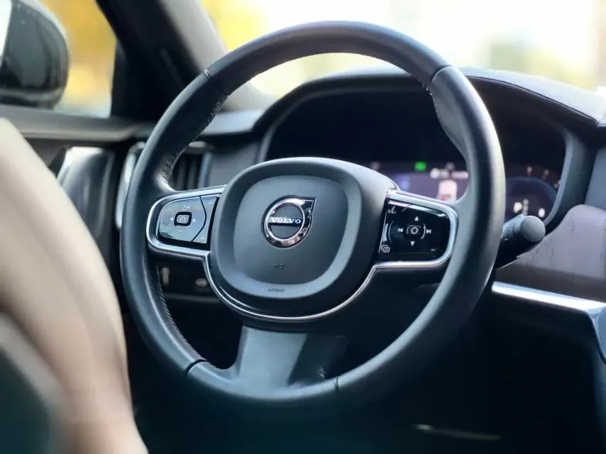 2022 Volvo S90 2.0T 250HP L4 8AT,autocango,china used car exporter,china ev exporter,chinese used car exporter,chinese used ev exporter