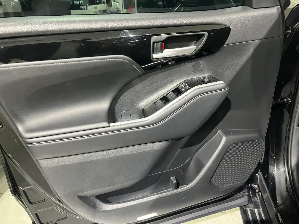 2023 Toyota Highlander 2.5L 189HP L4 E-CVT Hybrid,autocango,china used car exporter,china ev exporter,chinese used car exporter,chinese used ev exporter