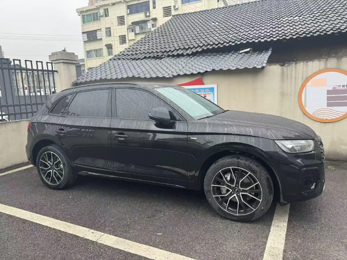 2026 Audi Q5L 2.0T 190HP L4 7DCT,autocango,china used car exporter,china ev exporter,chinese used car exporter,chinese used ev exporter