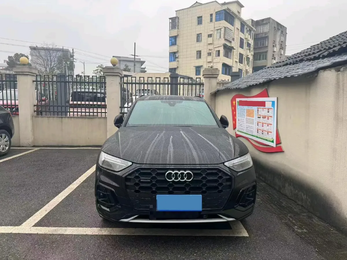 2026 Audi Q5L 2.0T 190HP L4 7DCT,autocango,china used car exporter,china ev exporter,chinese used car exporter,chinese used ev exporter