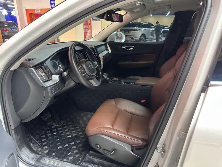 2018 Volvo XC60 2.0T 254HP L4 8AT,autocango,china used car exporter,china ev exporter,chinese used car exporter,chinese used ev exporter