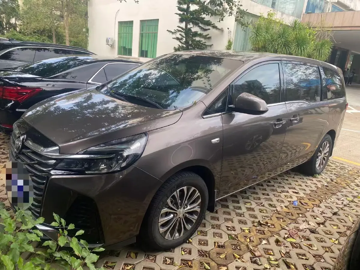 2022 Buick GL8 2.0T 237HP L4 9AT,autocango,china used car exporter,china ev exporter,chinese used car exporter,chinese used ev exporter