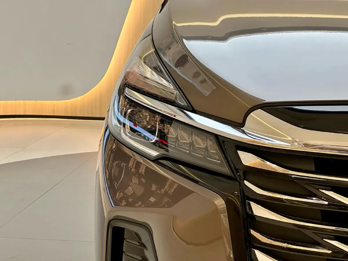 2022 Buick GL8 2.0T 237HP L4 9AT,autocango,china used car exporter,china ev exporter,chinese used car exporter,chinese used ev exporter