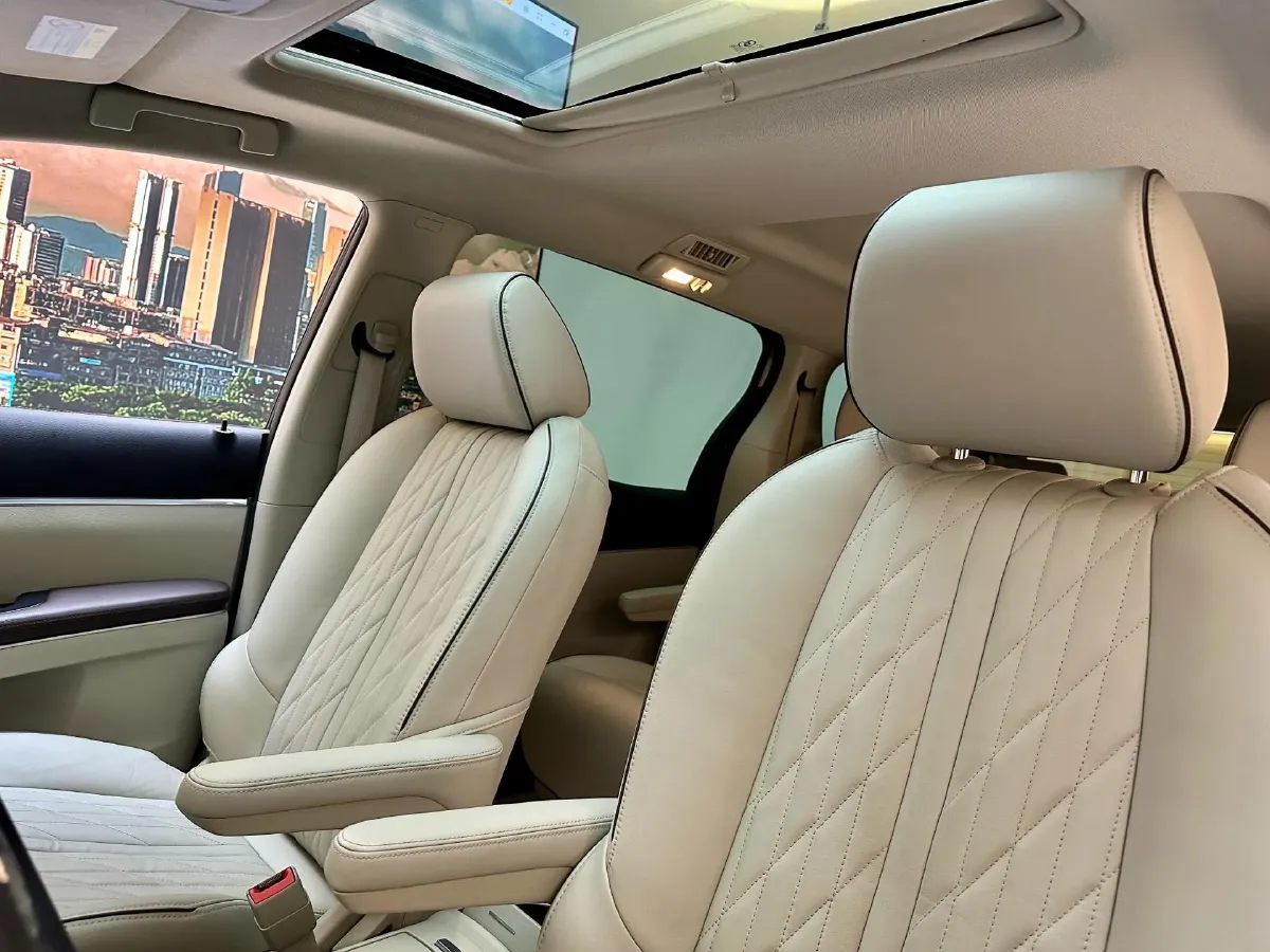 2022 Buick GL8 2.0T 237HP L4 9AT,autocango,china used car exporter,china ev exporter,chinese used car exporter,chinese used ev exporter