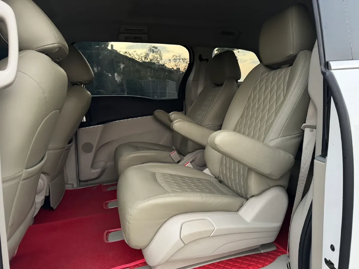 2021 Buick GL8 2.0T 237HP L4 9AT,autocango,china used car exporter,china ev exporter,chinese used car exporter,chinese used ev exporter