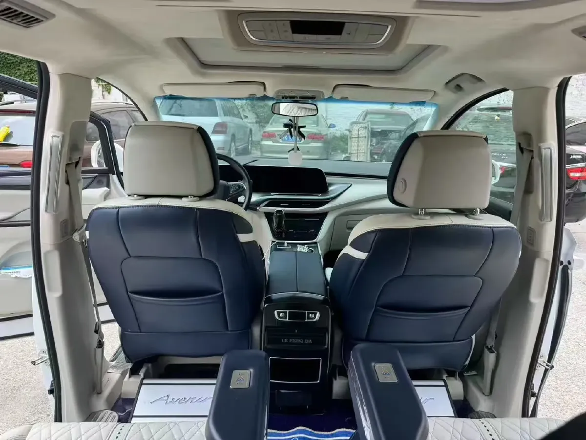 2021 Buick GL8 2.0T 237HP L4 9AT,autocango,china used car exporter,china ev exporter,chinese used car exporter,chinese used ev exporter