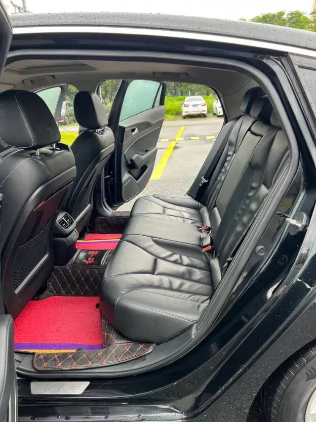 2022 HongQi H5 1.8T 197HP L4 6AT,autocango,china used car exporter,china ev exporter,chinese used car exporter,chinese used ev exporter