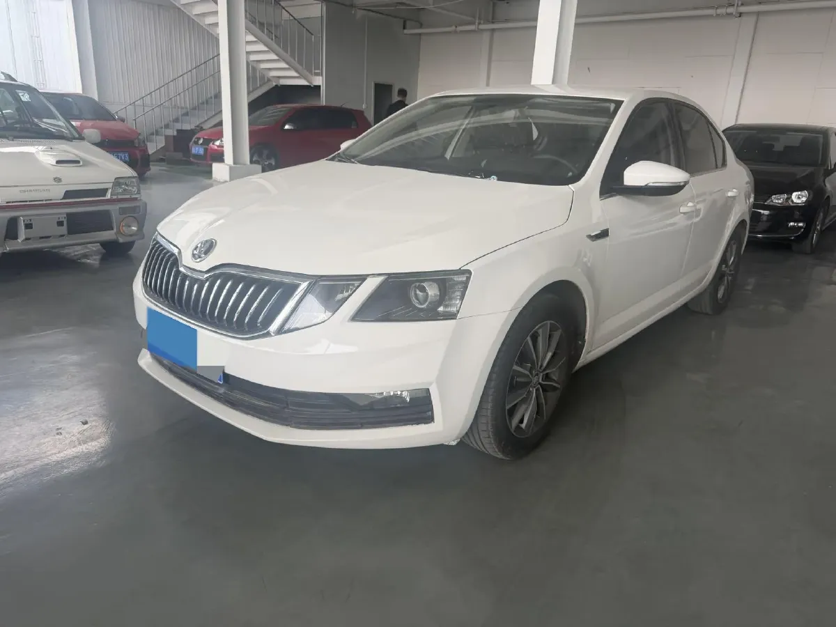 2019 Skoda Octavia 1.5L 116HP L4 6AT,autocango,china used car exporter,china ev exporter,chinese used car exporter,chinese used ev exporter