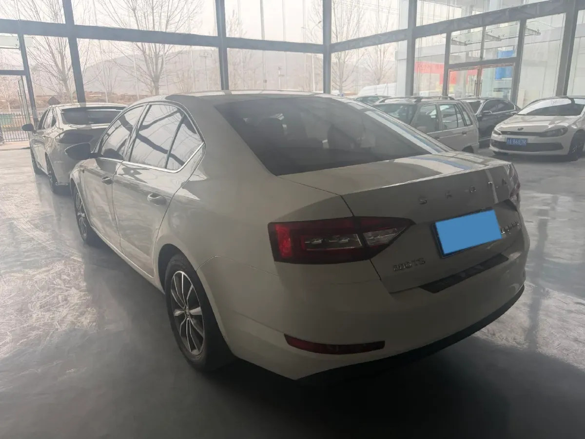 2019 Skoda Octavia 1.5L 116HP L4 6AT,autocango,china used car exporter,china ev exporter,chinese used car exporter,chinese used ev exporter