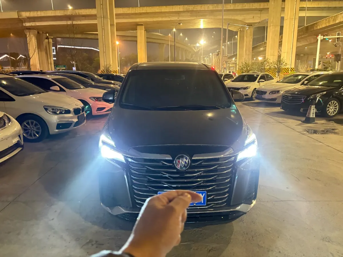 2023 Buick GL8 2.0T 237HP L4 9AT,autocango,china used car exporter,china ev exporter,chinese used car exporter,chinese used ev exporter