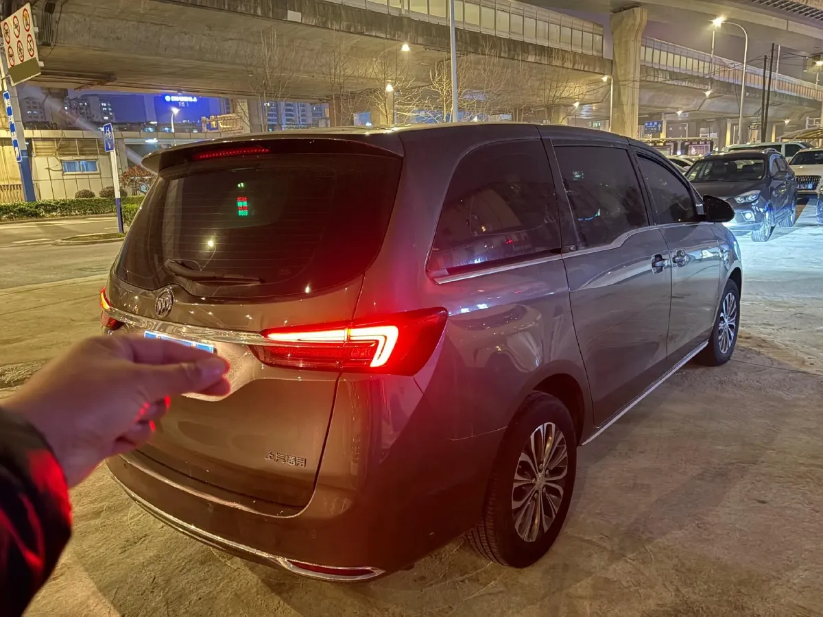 2023 Buick GL8 2.0T 237HP L4 9AT,autocango,china used car exporter,china ev exporter,chinese used car exporter,chinese used ev exporter