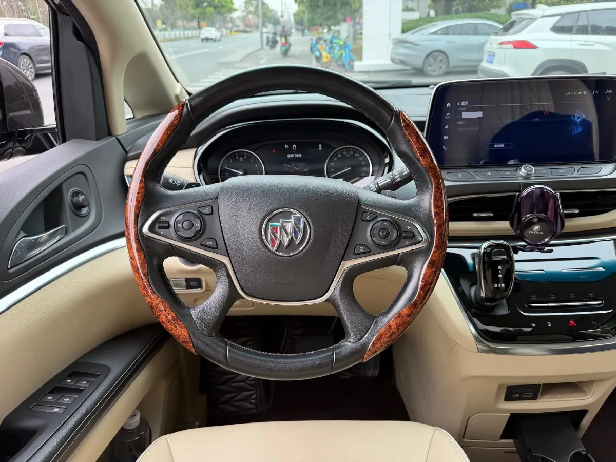 2023 Buick GL8 2.0T 237HP L4 9AT,autocango,china used car exporter,china ev exporter,chinese used car exporter,chinese used ev exporter
