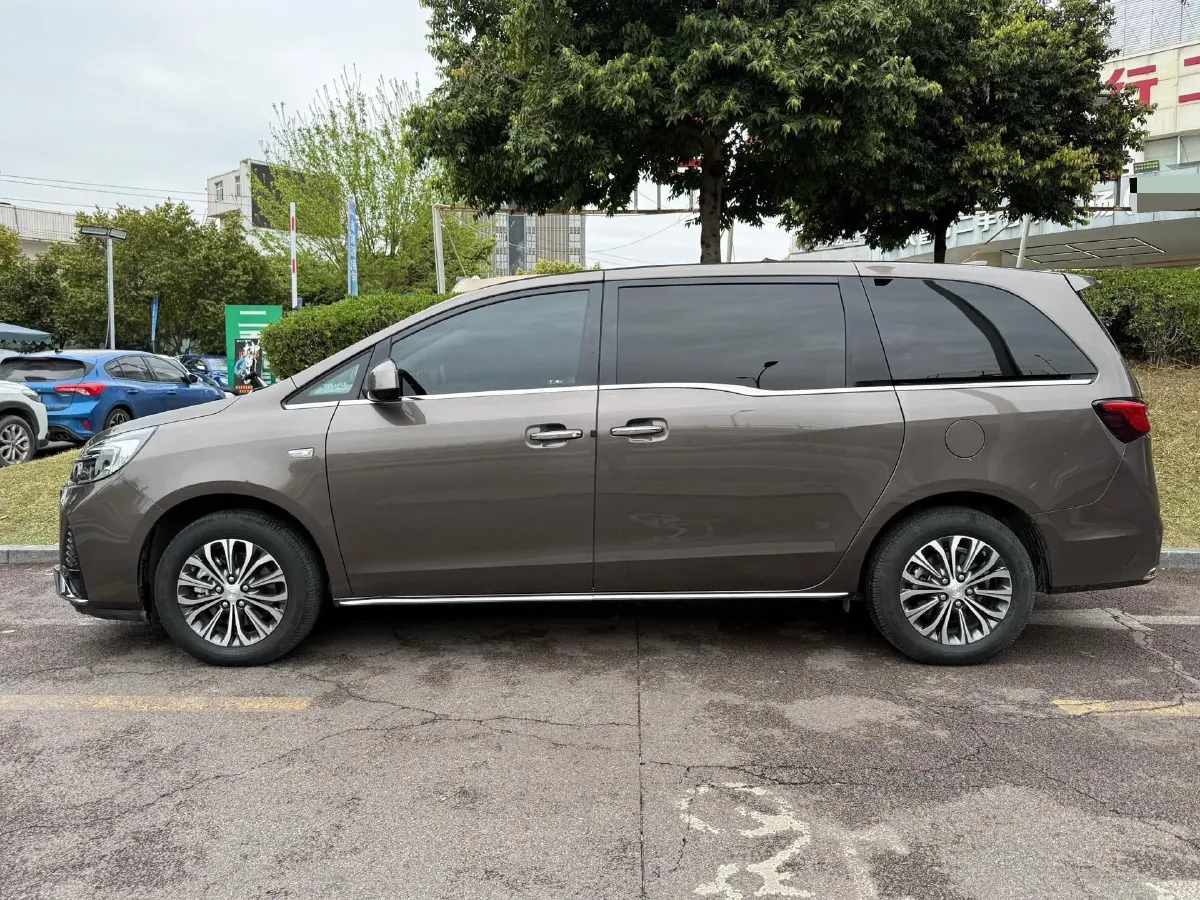 2023 Buick GL8 2.0T 237HP L4 9AT,autocango,china used car exporter,china ev exporter,chinese used car exporter,chinese used ev exporter