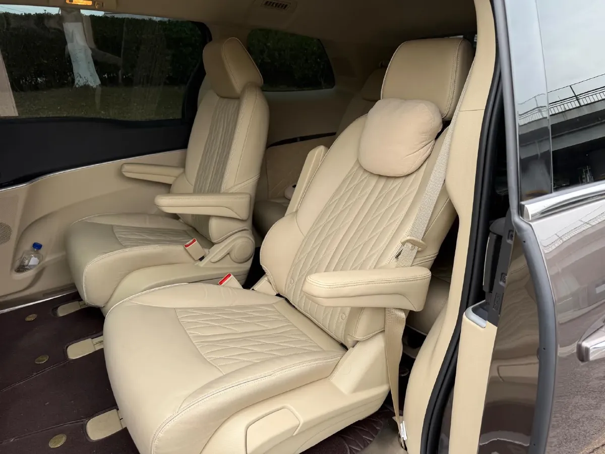 2023 Buick GL8 2.0T 237HP L4 9AT,autocango,china used car exporter,china ev exporter,chinese used car exporter,chinese used ev exporter