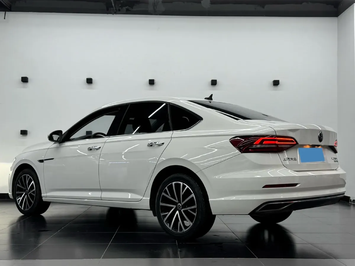 2022 Volkswagen T-Roc 1.4T 150HP L4 7DCT,autocango,china used car exporter,china ev exporter,chinese used car exporter,chinese used ev exporter