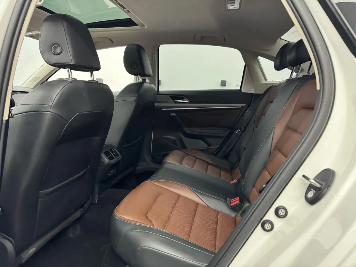 2022 Volkswagen T-Roc 1.4T 150HP L4 7DCT,autocango,china used car exporter,china ev exporter,chinese used car exporter,chinese used ev exporter