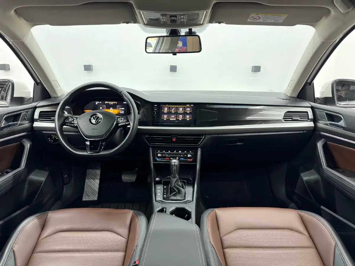 2022 Volkswagen T-Roc 1.4T 150HP L4 7DCT,autocango,china used car exporter,china ev exporter,chinese used car exporter,chinese used ev exporter