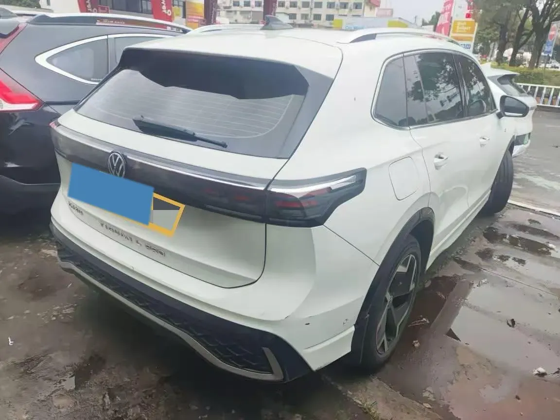 2024 Volkswagen Tiguan L 2.0T 186HP L4 7DCT,autocango,china used car exporter,china ev exporter,chinese used car exporter,chinese used ev exporter