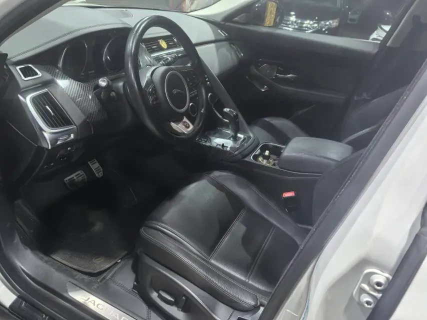 2018 Jaguar E-PACE 2.0T 249HP L4 9AT,autocango,china used car exporter,china ev exporter,chinese used car exporter,chinese used ev exporter