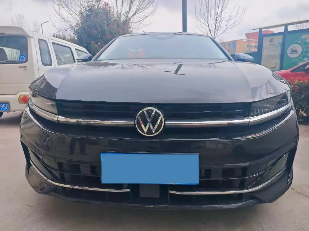 2024 Volkswagen Magotan 1.5T 160HP L4 7DCT,autocango,china used car exporter,china ev exporter,chinese used car exporter,chinese used ev exporter