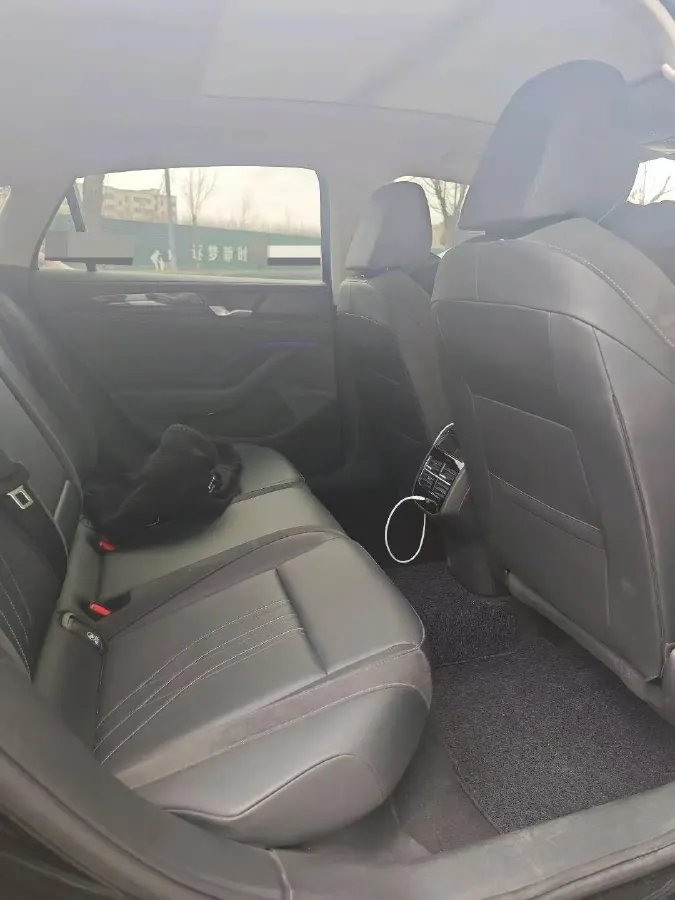 2024 Volkswagen Magotan 1.5T 160HP L4 7DCT,autocango,china used car exporter,china ev exporter,chinese used car exporter,chinese used ev exporter