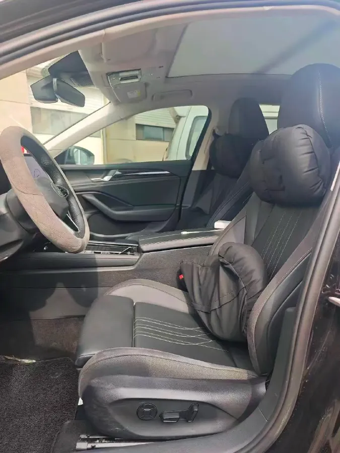 2024 Volkswagen Magotan 1.5T 160HP L4 7DCT,autocango,china used car exporter,china ev exporter,chinese used car exporter,chinese used ev exporter