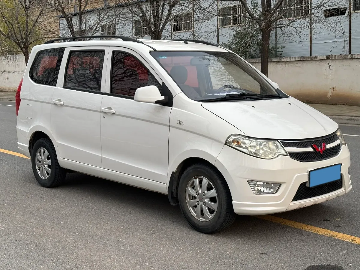2018 WuLing HongGuang 1.5L 105HP L4 5MT,autocango,china used car exporter,china ev exporter,chinese used car exporter,chinese used ev exporter