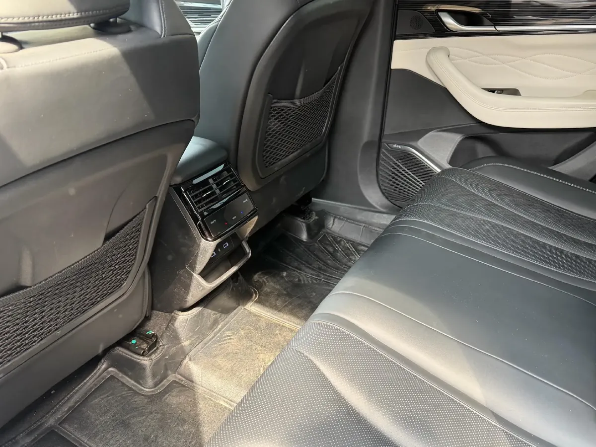 2023 Geely Monjaro 2.0T 238HP L4 8AT,autocango,china used car exporter,china ev exporter,chinese used car exporter,chinese used ev exporter