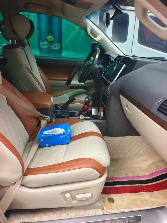 2019 Land Rover Range Rover Velar 2.0T 300HP L4 8AT,autocango,china used car exporter,china ev exporter,chinese used car exporter,chinese used ev exporter