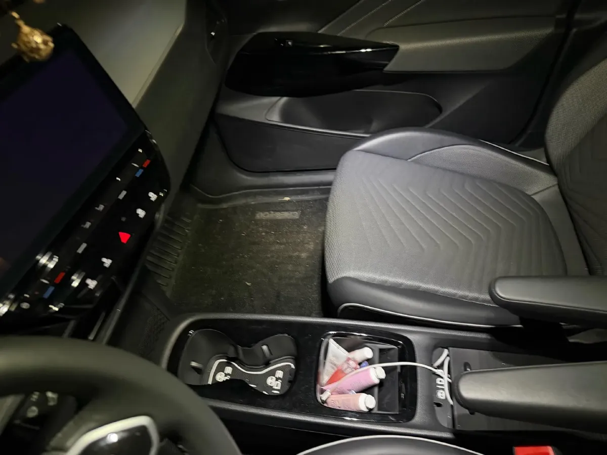 2024 Volkswagen ID.3 BEV 52.8KWH,autocango,china used car exporter,china ev exporter,chinese used car exporter,chinese used ev exporter