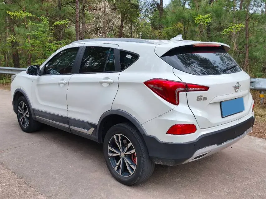 2019 BaoJun 530 1.5T 147HP L4 CVT,autocango,china used car exporter,china ev exporter,chinese used car exporter,chinese used ev exporter
