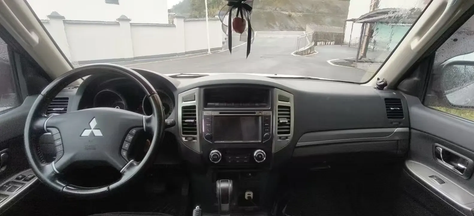 2016 Mitsubishi Pajero 3.0L 174HP V6 5AT,autocango,china used car exporter,china ev exporter,chinese used car exporter,chinese used ev exporter