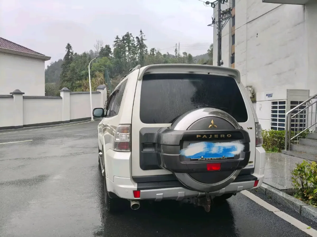2016 Mitsubishi Pajero 3.0L 174HP V6 5AT,autocango,china used car exporter,china ev exporter,chinese used car exporter,chinese used ev exporter