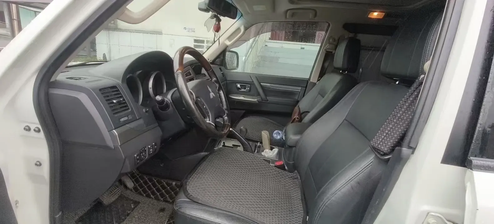 2016 Mitsubishi Pajero 3.0L 174HP V6 5AT,autocango,china used car exporter,china ev exporter,chinese used car exporter,chinese used ev exporter