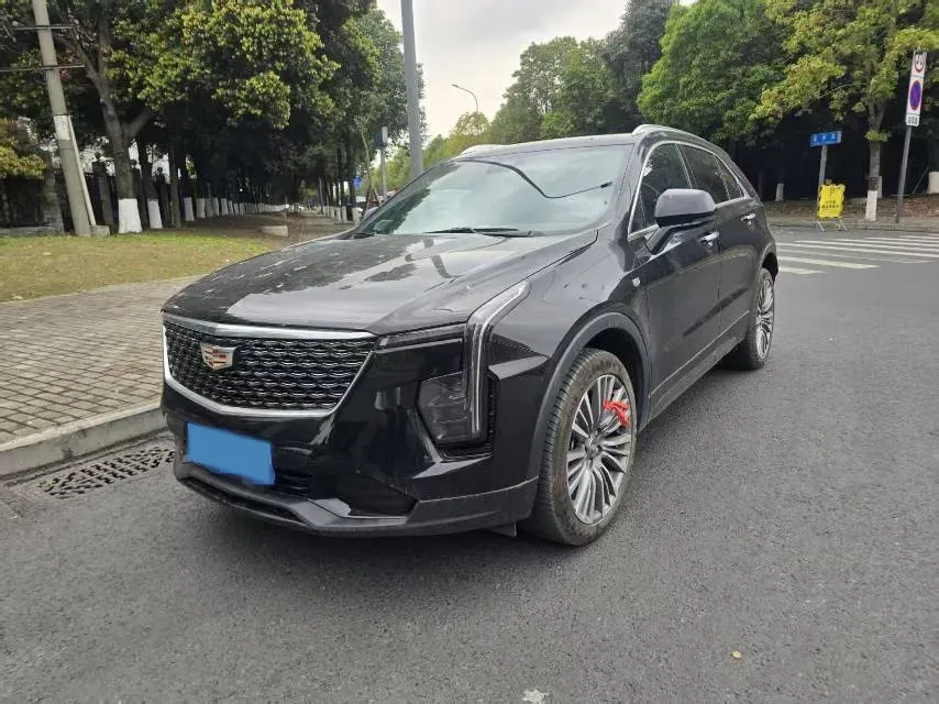 2024 Cadillac XT4 2.0T 237HP L4 9AT,autocango,china used car exporter,china ev exporter,chinese used car exporter,chinese used ev exporter