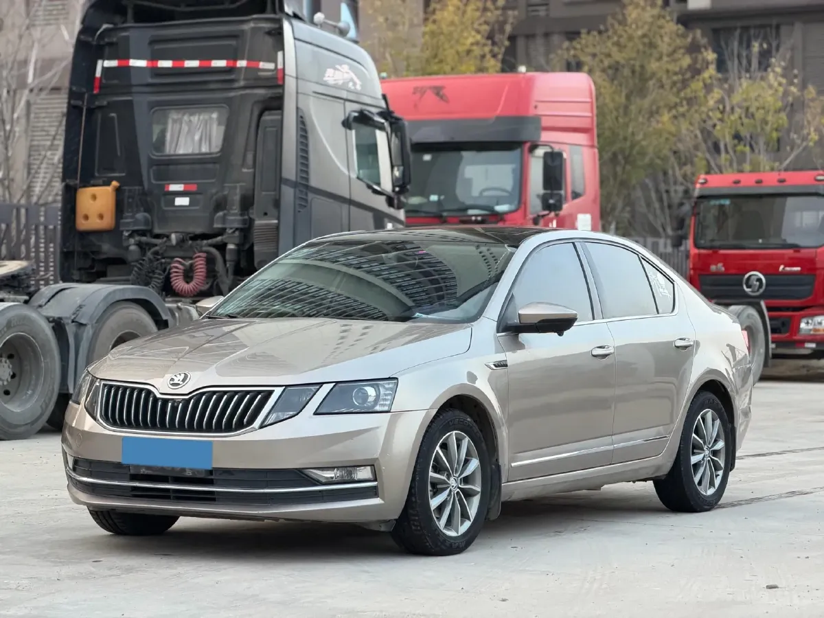 2020 Skoda Octavia 1.5L 113HP L4 6AT,autocango,china used car exporter,china ev exporter,chinese used car exporter,chinese used ev exporter