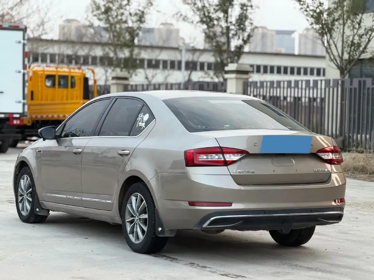 2020 Skoda Octavia 1.5L 113HP L4 6AT,autocango,china used car exporter,china ev exporter,chinese used car exporter,chinese used ev exporter