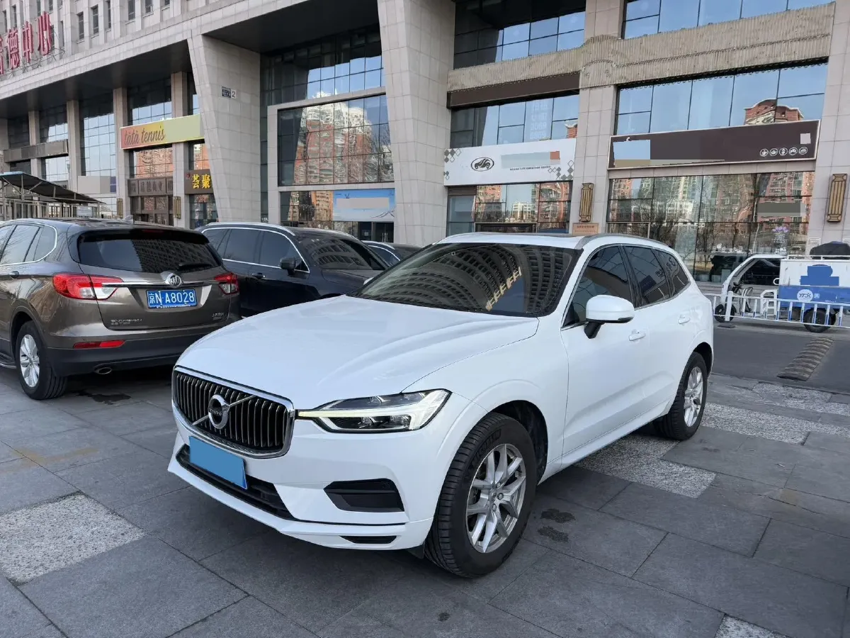 2019 Volvo XC60 2.0T 254HP L4 8AT,autocango,china used car exporter,china ev exporter,chinese used car exporter,chinese used ev exporter