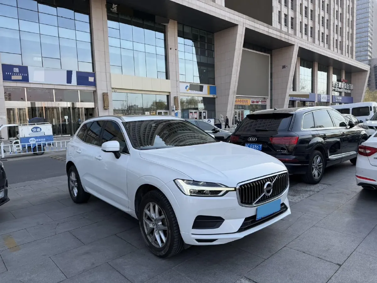 2019 Volvo XC60 2.0T 254HP L4 8AT,autocango,china used car exporter,china ev exporter,chinese used car exporter,chinese used ev exporter