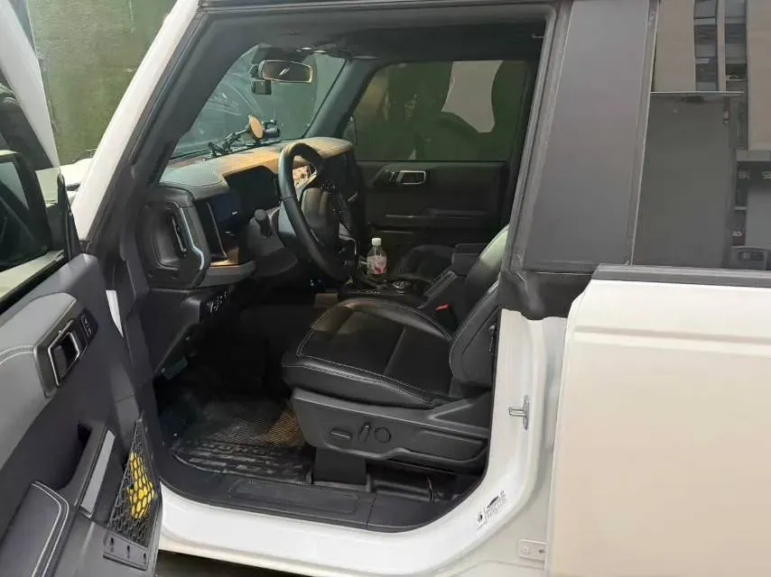 2024 Ford Bronco 2.3T 275HP L4 10AT,autocango,china used car exporter,china ev exporter,chinese used car exporter,chinese used ev exporter