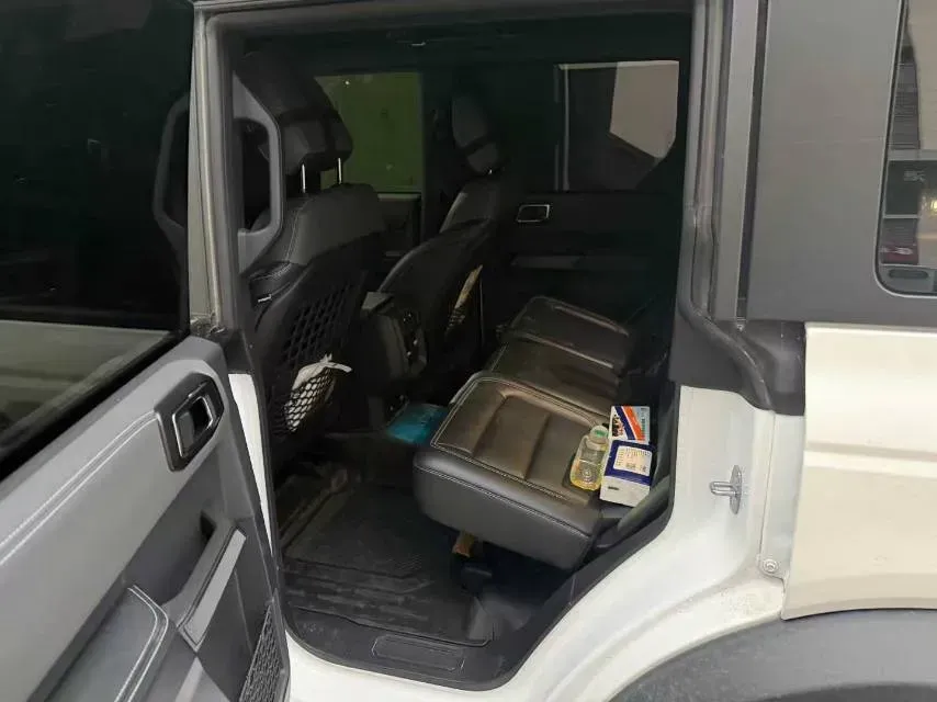 2024 Ford Bronco 2.3T 275HP L4 10AT,autocango,china used car exporter,china ev exporter,chinese used car exporter,chinese used ev exporter