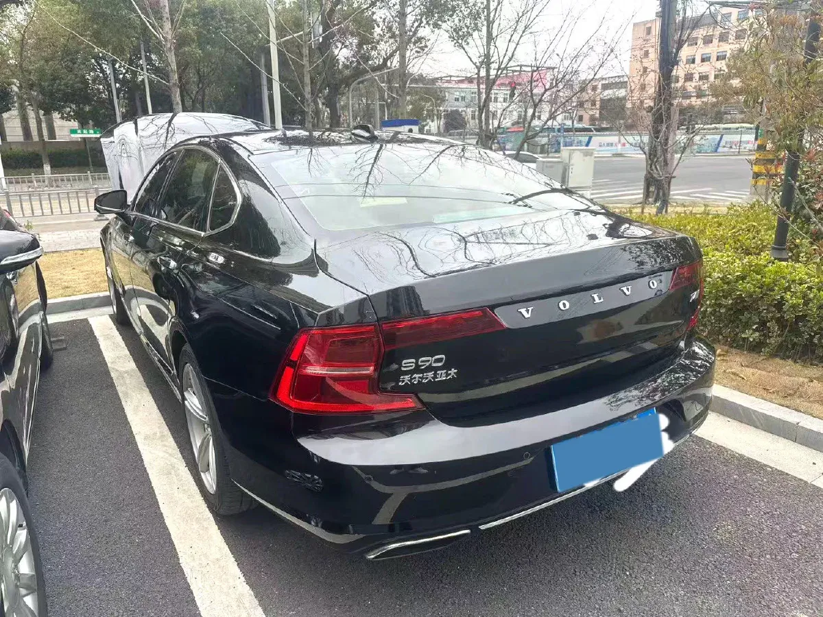 2019 Alfa Romeo Giulia 2.0T 280HP L4 8AT,autocango,china used car exporter,china ev exporter,chinese used car exporter,chinese used ev exporter