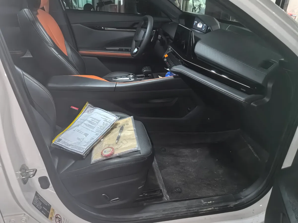 2023 ChangAn UNI-V 1.5T 188HP L4 7DCT,autocango,china used car exporter,china ev exporter,chinese used car exporter,chinese used ev exporter