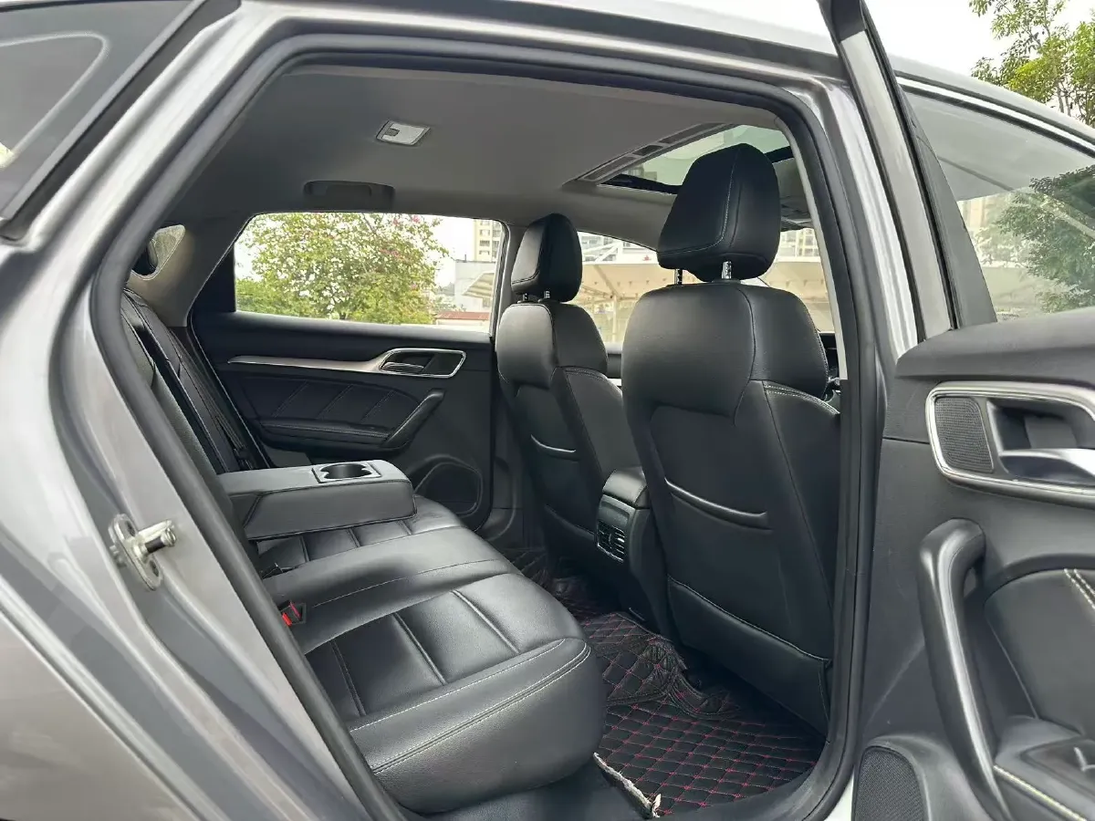 2019 MAXUS XinTu V80 2.5T 136HP L4 6AMT,autocango,china used car exporter,china ev exporter,chinese used car exporter,chinese used ev exporter