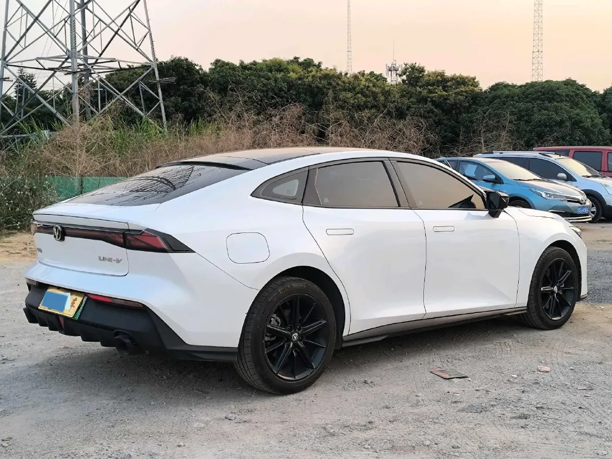 2023 ChangAn UNI-V iDD 1.5T 170HP L4 6TCT PHEV 18.4KWH,autocango,china used car exporter,china ev exporter,chinese used car exporter,chinese used ev exporter